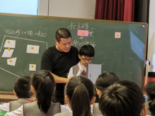 温州市蒲鞋市小学校长图片